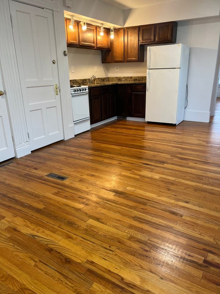 14 Oxford St #3 - Photo 7 of 20