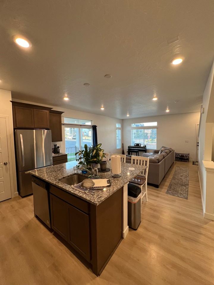 4286 W Dixon Way - Photo 4 of 11