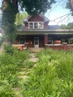 featured image of 330 S Madison St