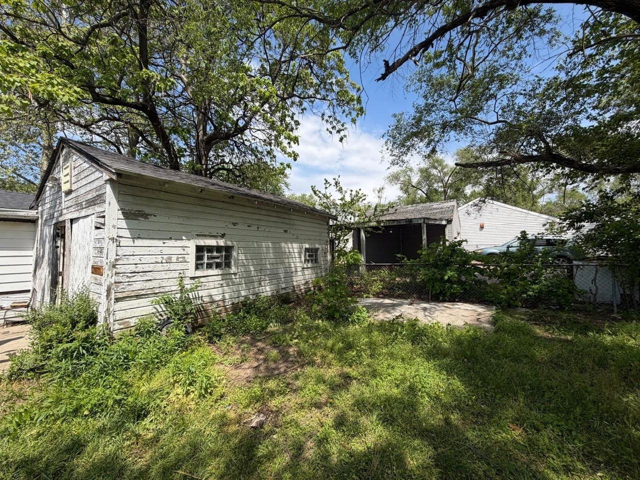 1400 S Westmoreland Ave - Photo 3 of 19