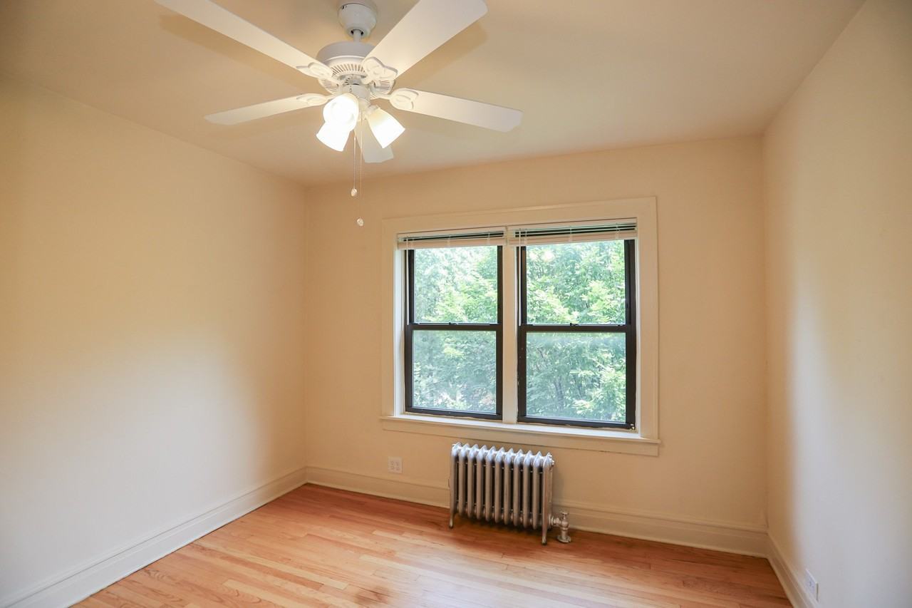 2958 N Seeley Ave #3 - Photo 4 of 7