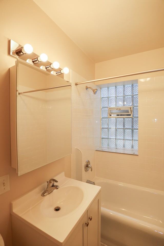 2958 N Seeley Ave #3 - Photo 7 of 7