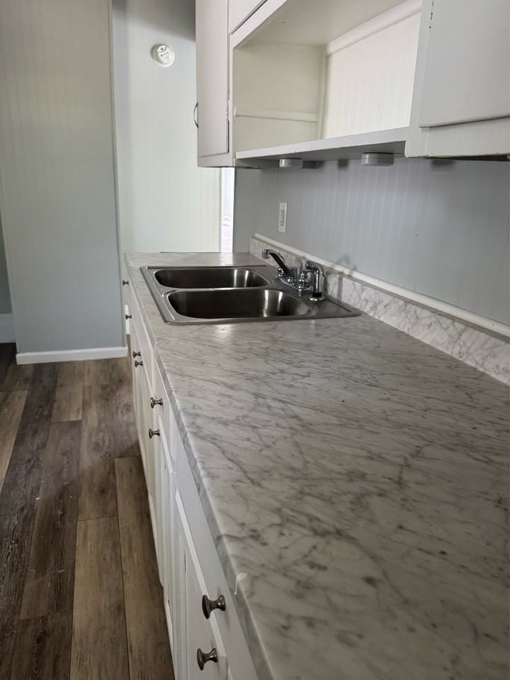 321 Expense St #2 - Photo 2 of 7