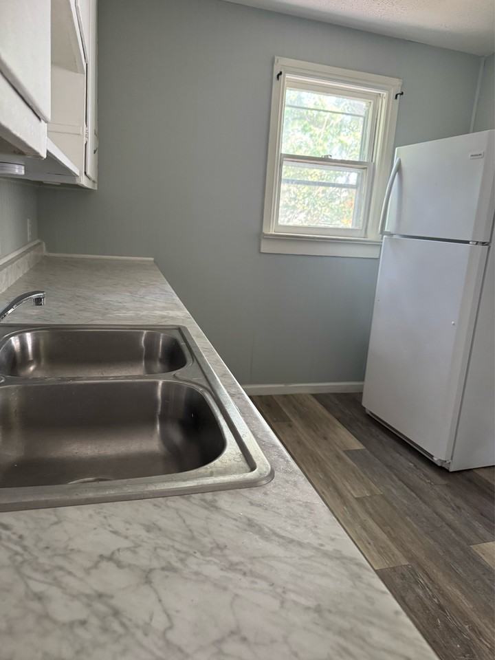 321 Expense St #2 - Photo 3 of 7