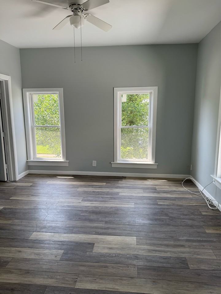 321 Expense St #2 - Photo 6 of 7