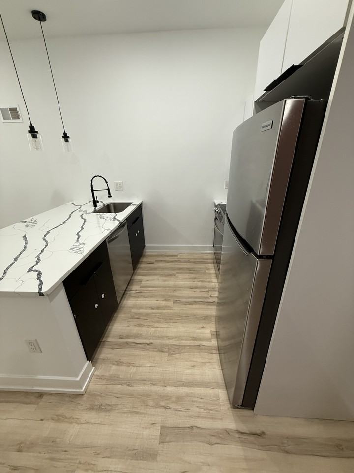 1222 W Hilton St #1 - Photo 3 of 9