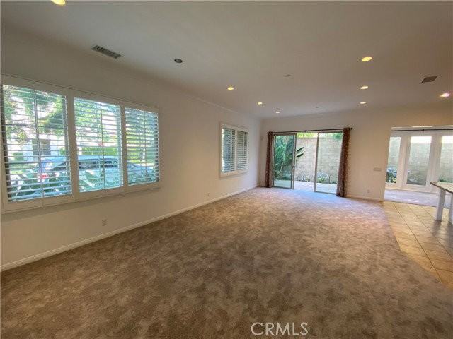 72 Gardenhouse Way - Photo 6 of 8