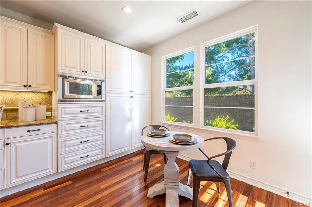 6 Shepherd Ct - Photo 2 of 8