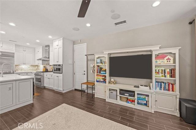 357 Laurel - Photo 4 of 8