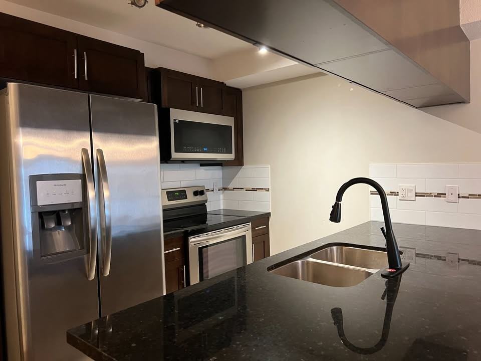 7441 5650 201A St #206 - Photo 2 of 9