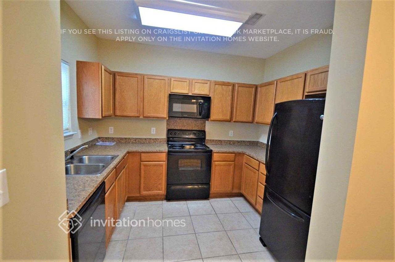 1710 Dallas Ave - Photo 4 of 9