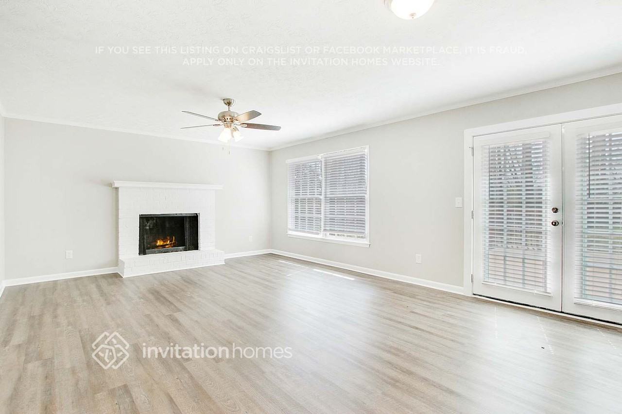 3492 Hollow Tree Dr - Photo 4 of 26