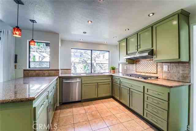 12093 Wagner St - Photo 2 of 8