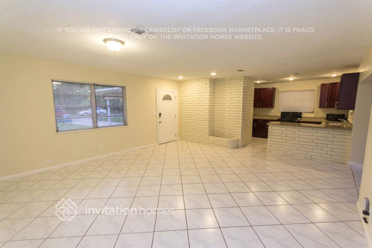 108 Nw 45th Ave - Photo 3 of 20