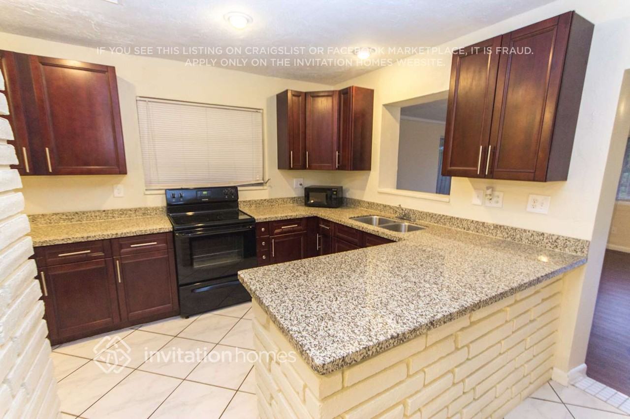 108 Nw 45th Ave - Photo 4 of 20