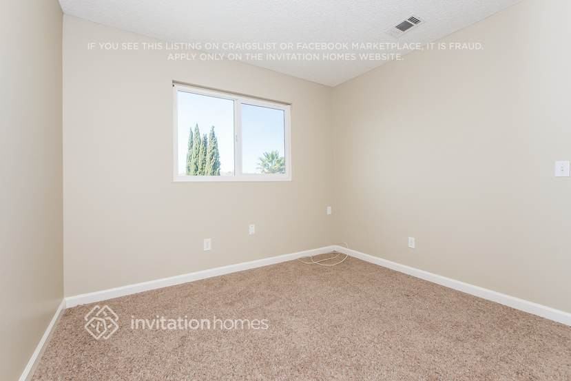 560 E Wigeon Way - Photo 6 of 10