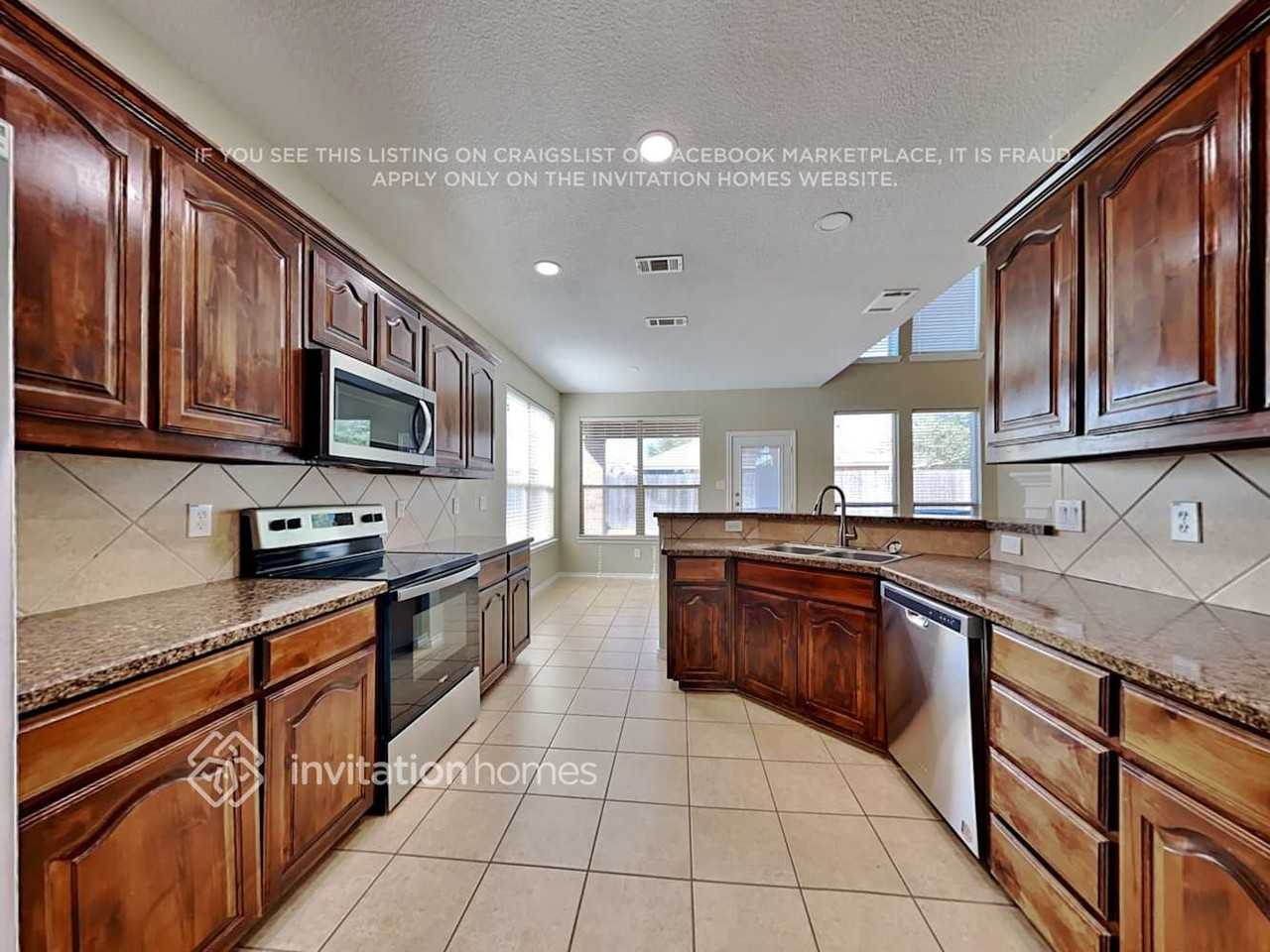 2222 Whitney Dr - Photo 7 of 22