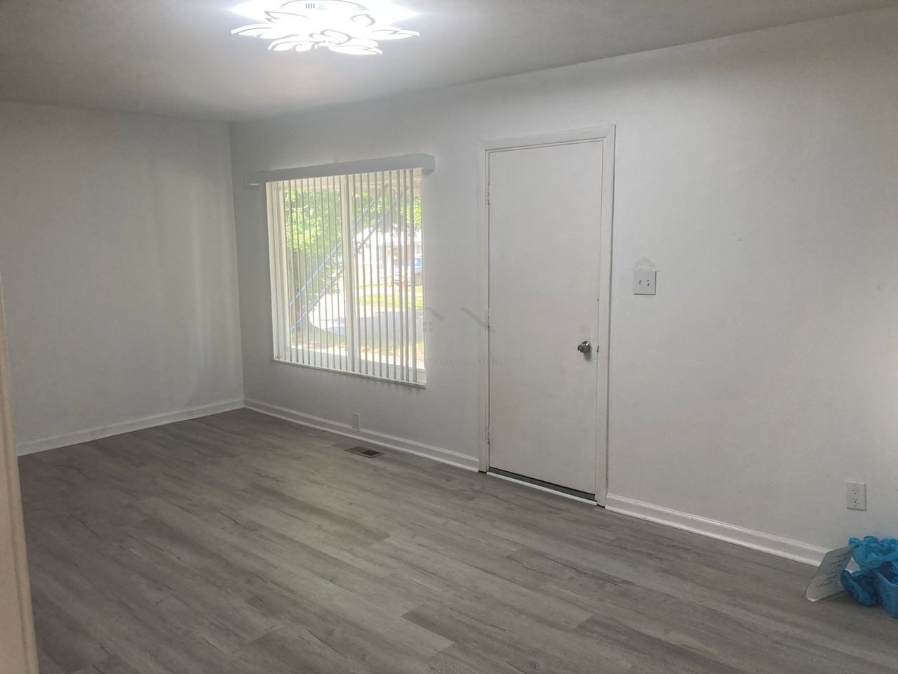 18428 Brady - Photo 3 of 8