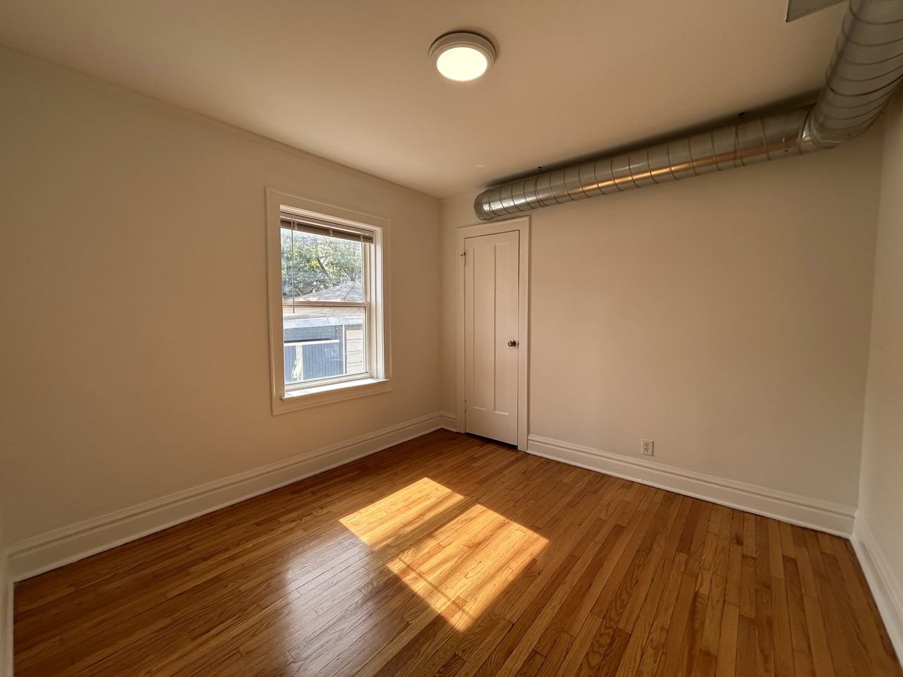 3018 N Karlov Ave #1 - Photo 7 of 8