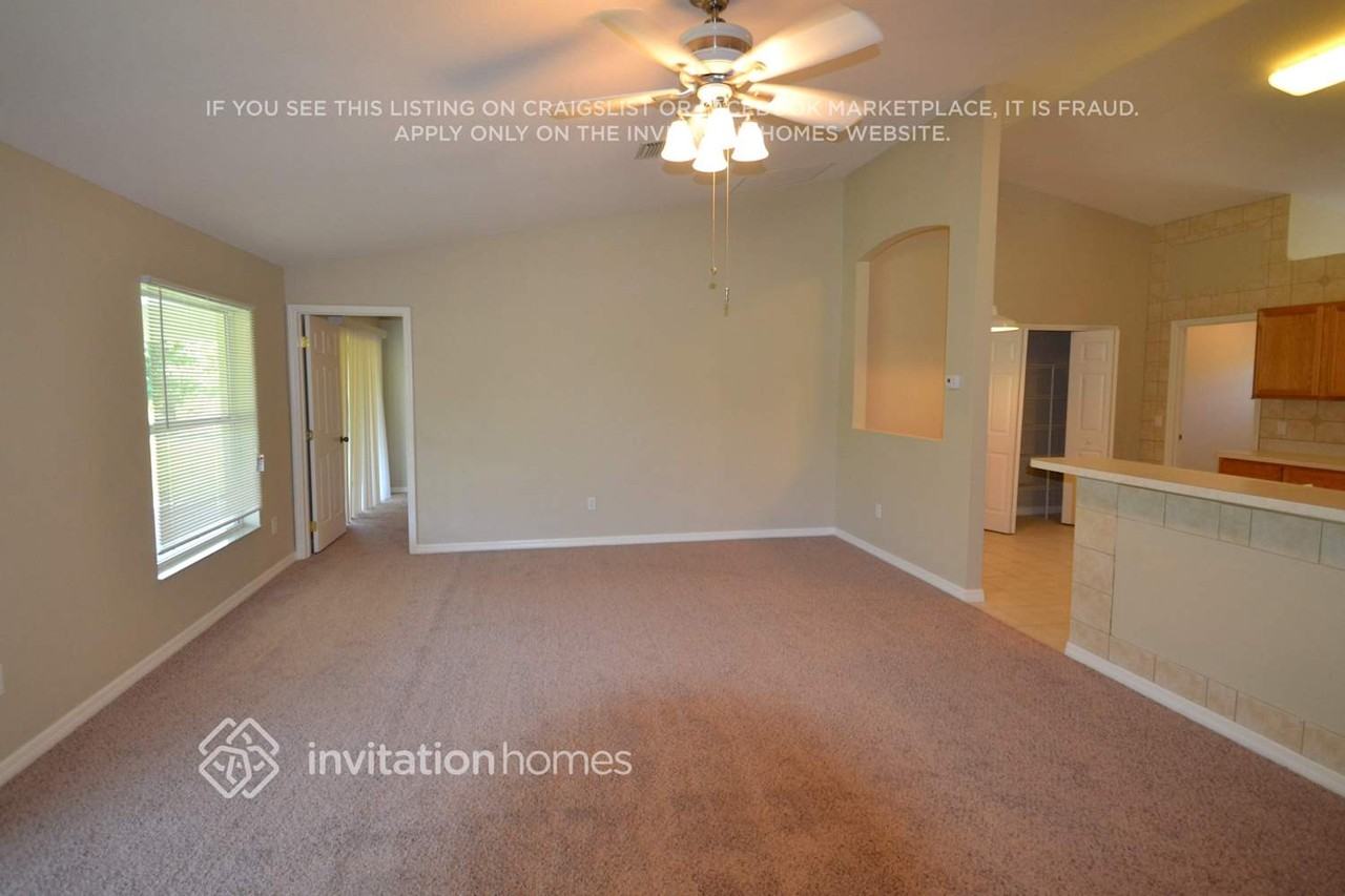 25026 Palisade Rd - Photo 2 of 8