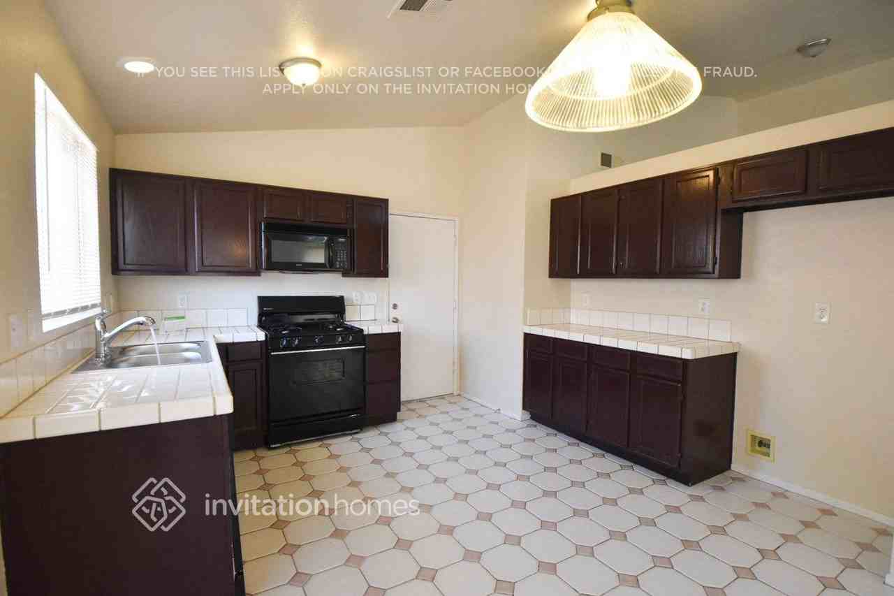 44251 Tahoe Way - Photo 6 of 13