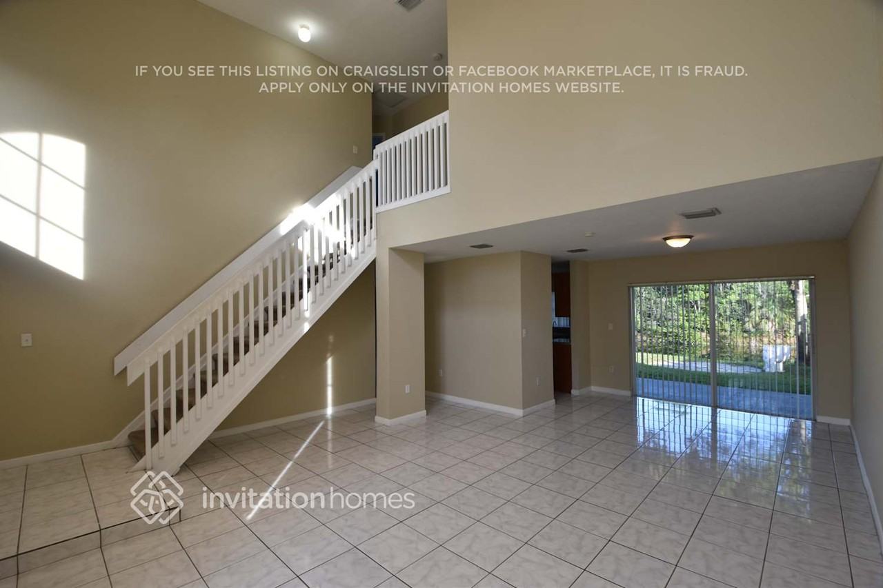 15813 Sw 79th St - Photo 3 of 24