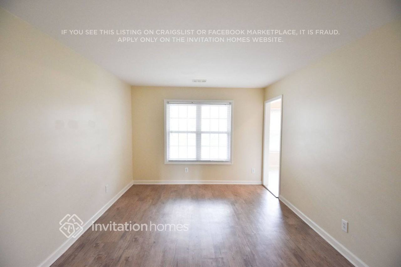 2380 Thornberry Dr - Photo 3 of 11