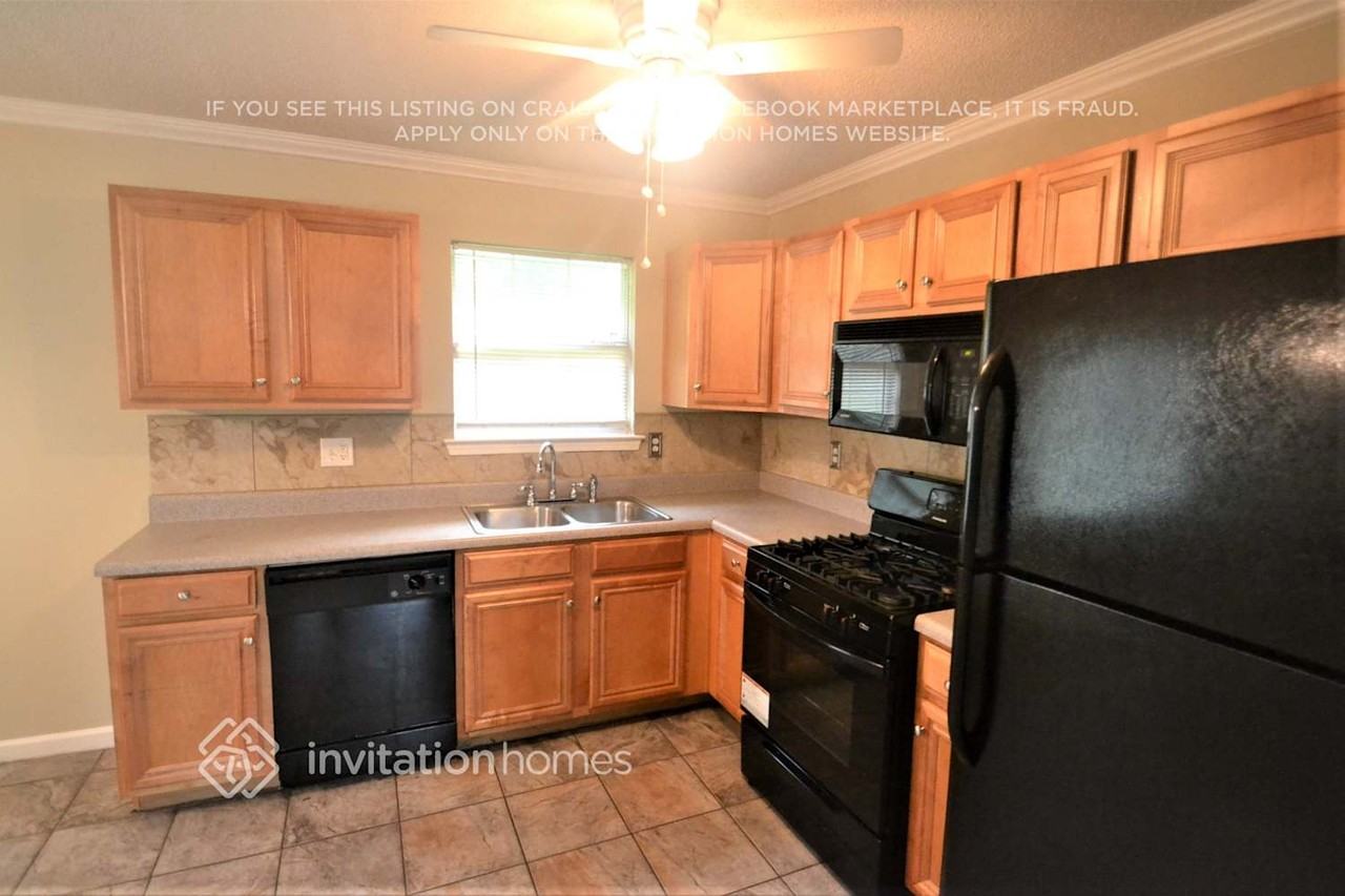 3668 Gray Birch Dr - Photo 4 of 9