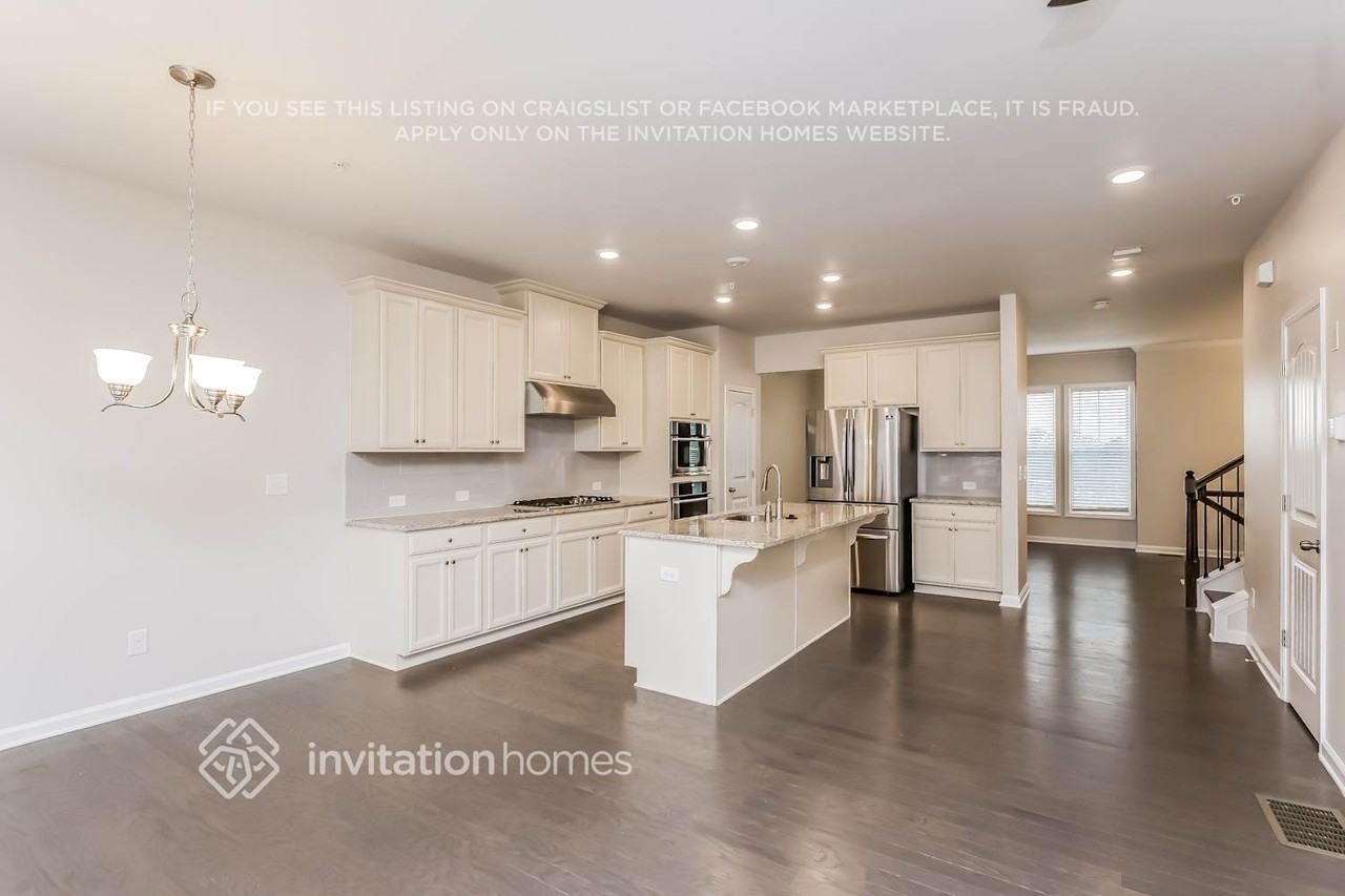 402 Montclair Ct - Photo 6 of 16