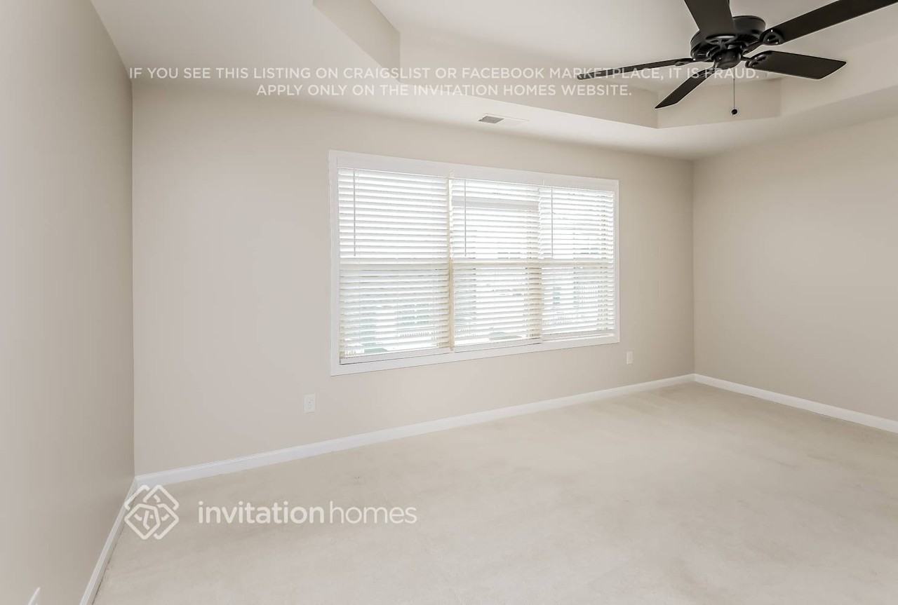 402 Montclair Ct - Photo 7 of 16