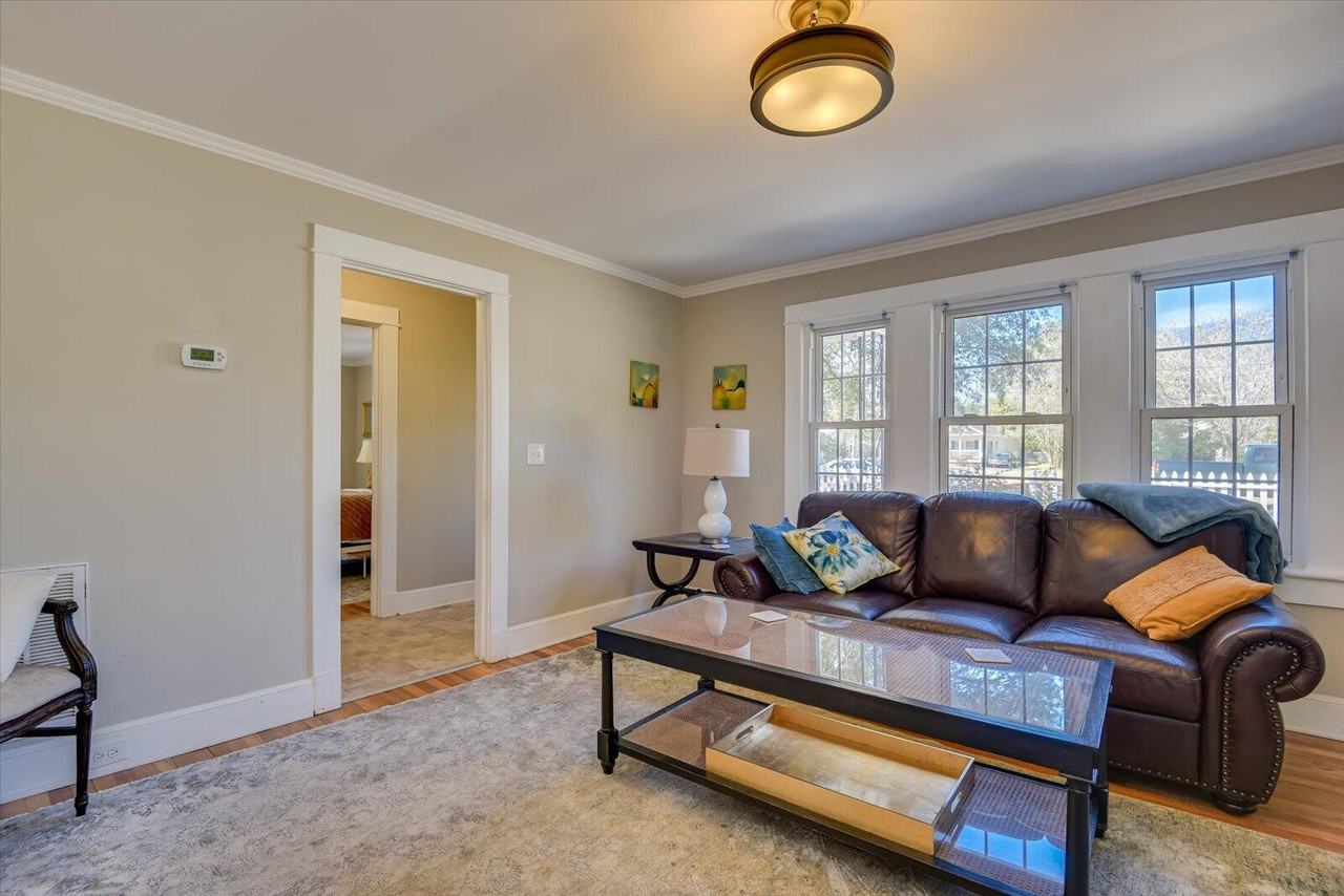 126 Horry St Se - Photo 4 of 45