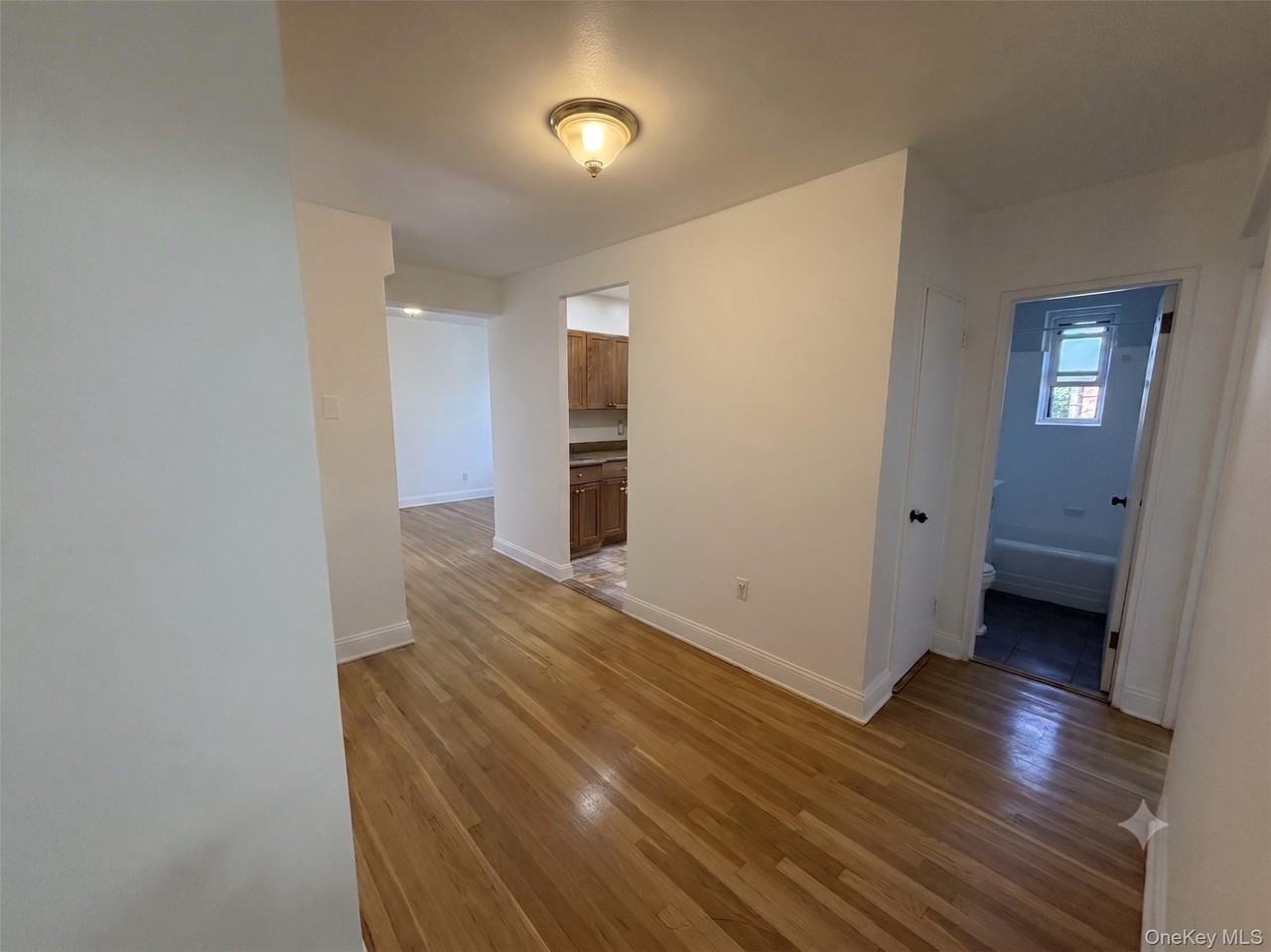 245 Bronx River Rd ##7f - Photo 4 of 10