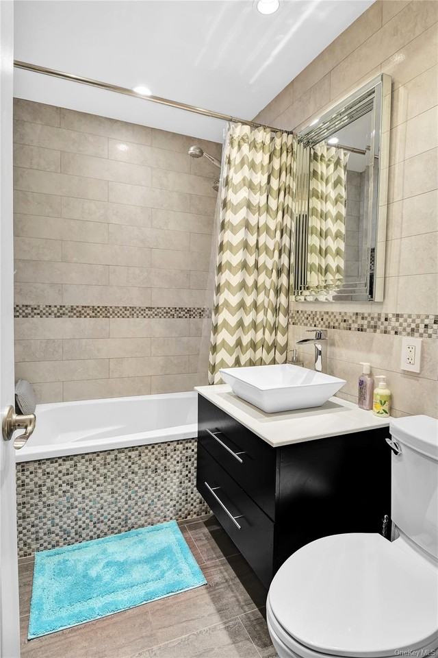 315 W 232nd St - Photo 3 of 18