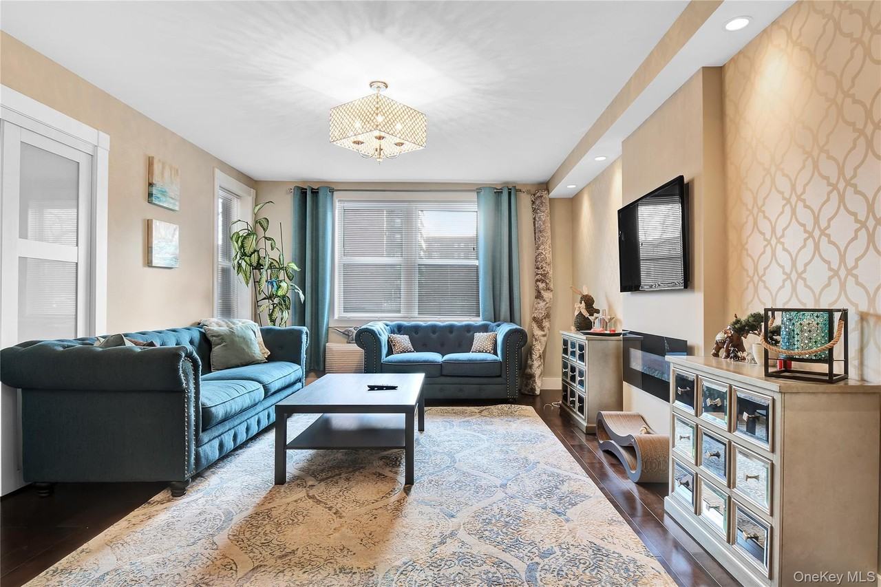 315 W 232nd St - Photo 4 of 18