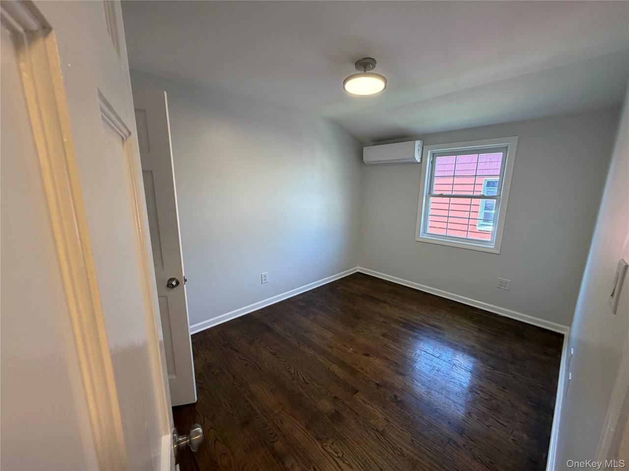 14302 222nd St - Photo 7 of 11