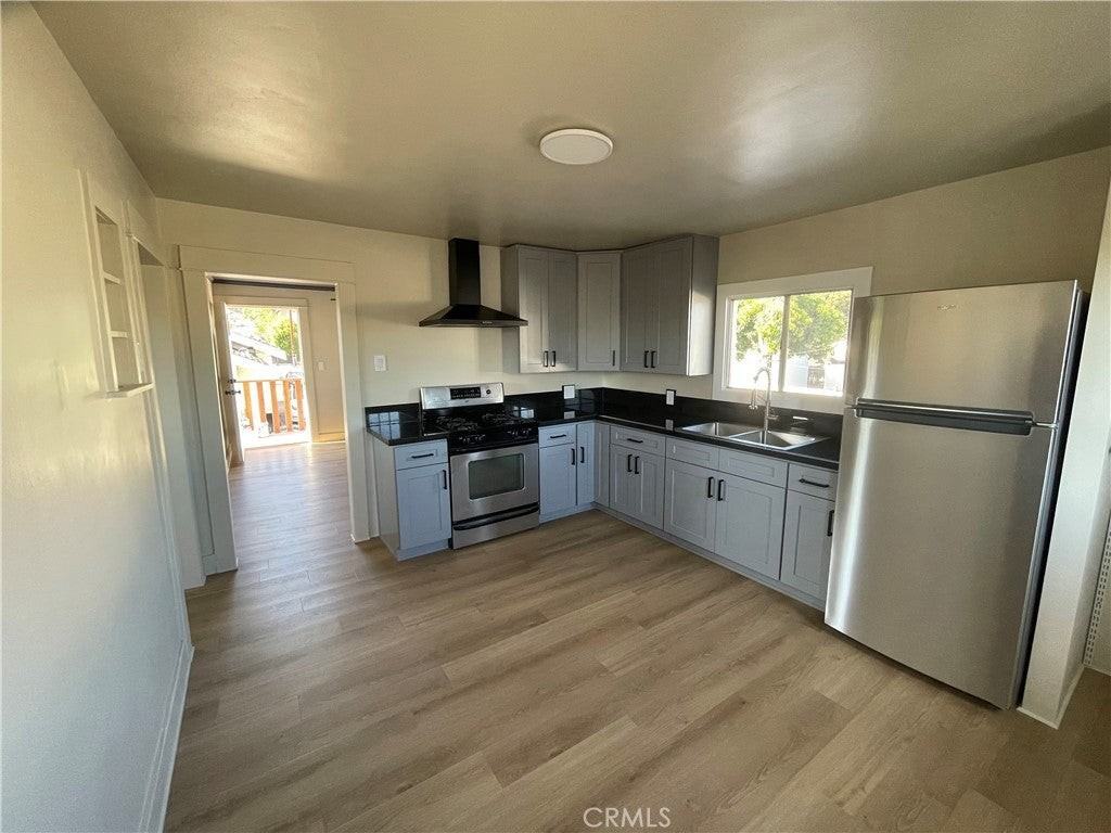 3758 Dozier St - Photo 3 of 13