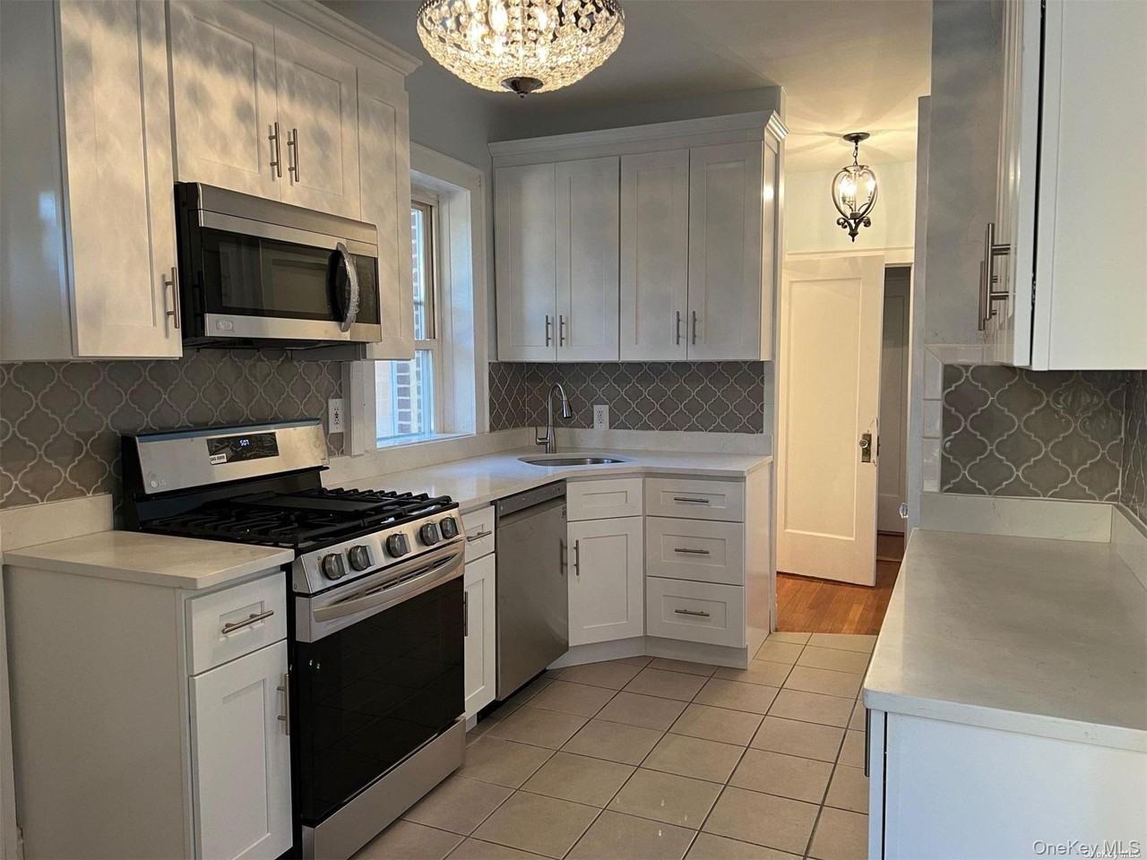 114 E Olive St - Photo 2 of 11
