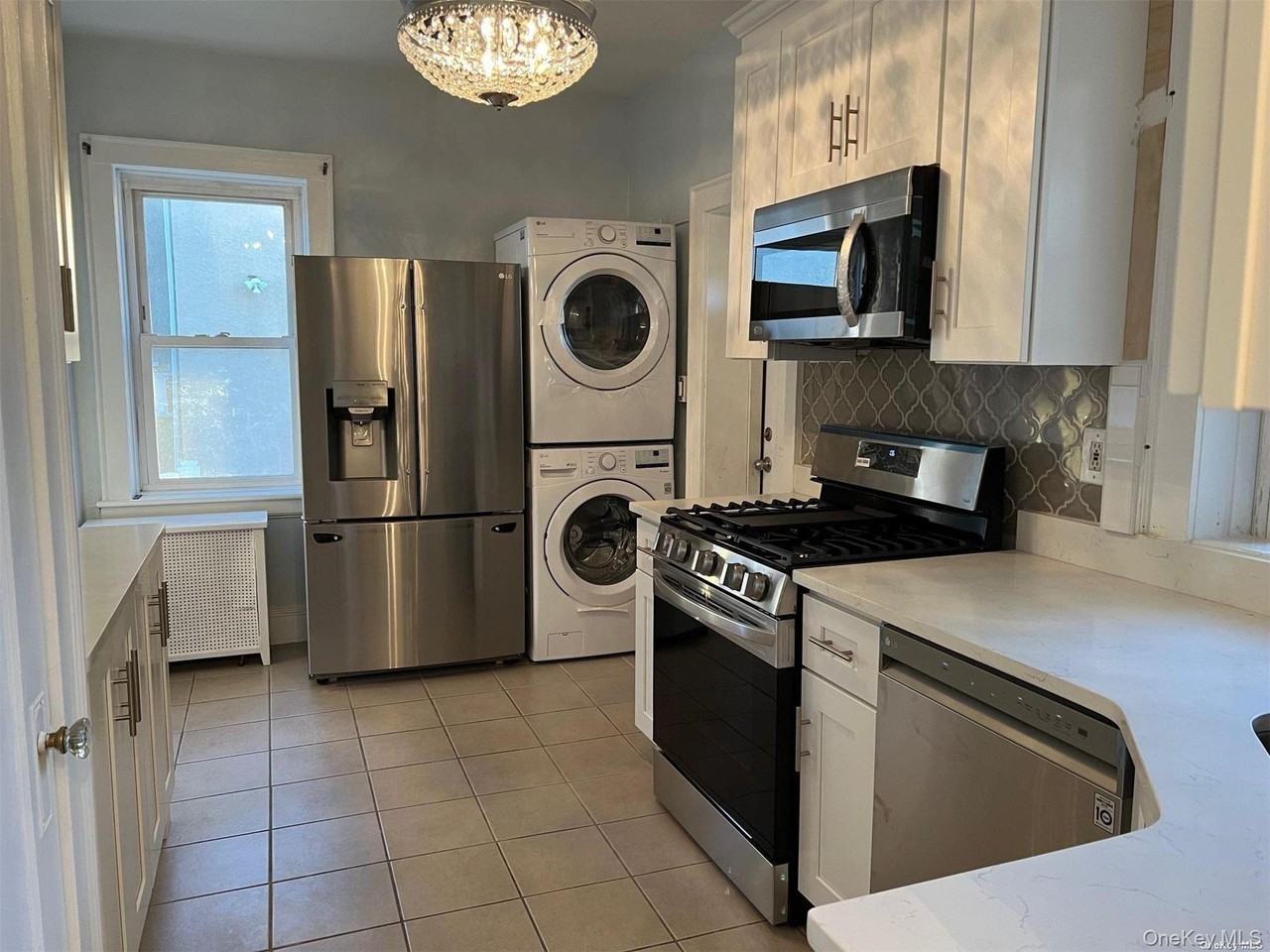 114 E Olive St - Photo 3 of 11