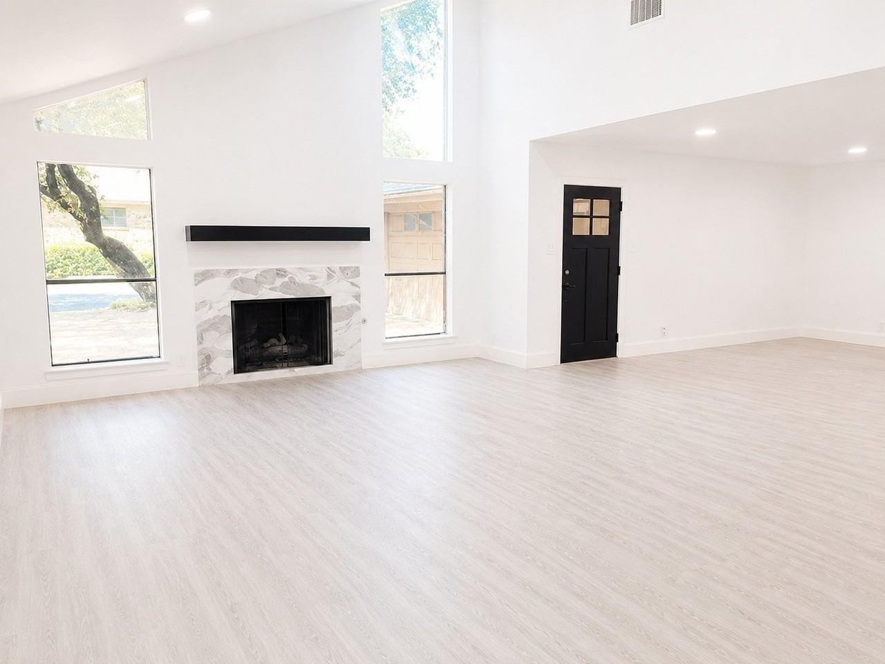 3801 Brookhaven Cir - Photo 3 of 15
