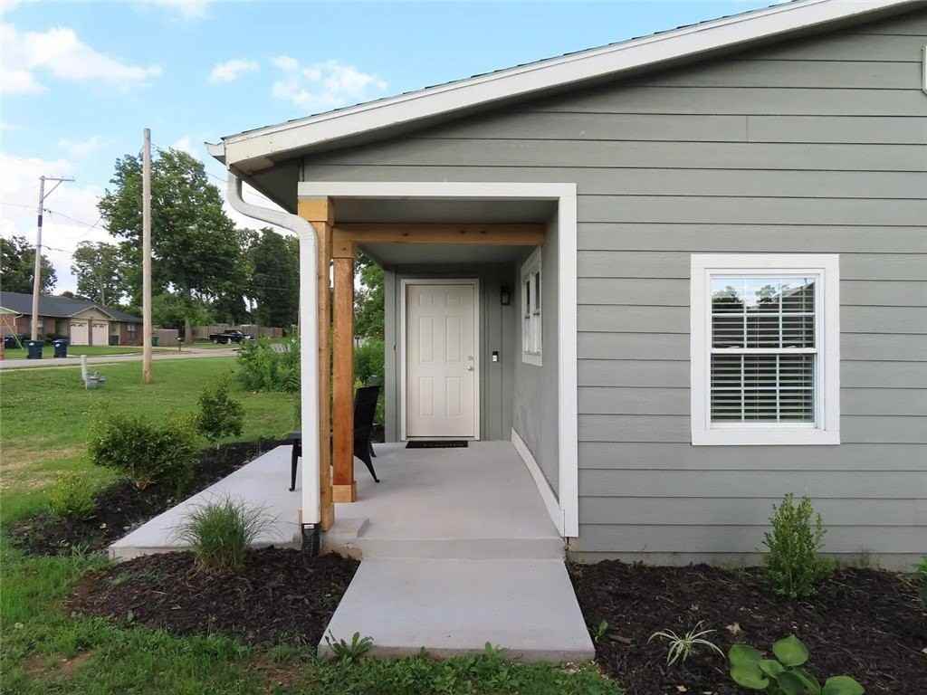 1106 W Olrich St - Photo 3 of 20