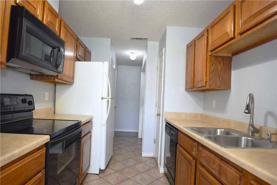 212 Se 17th St - Photo 7 of 18