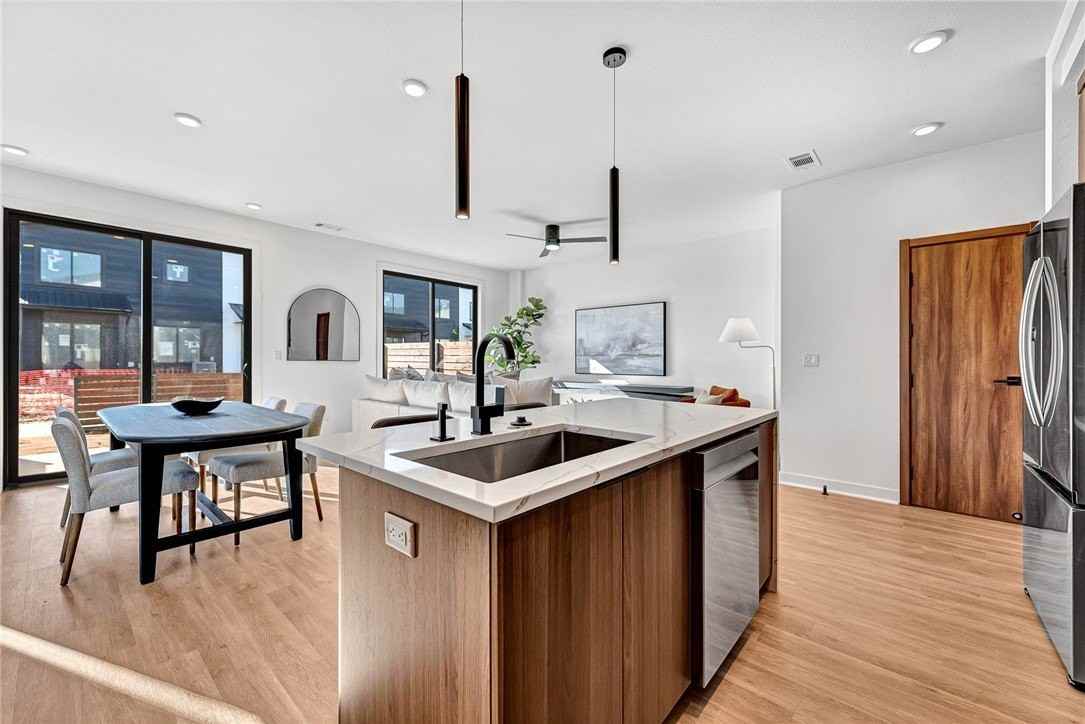 1117 Emilia Ave - Photo 4 of 40