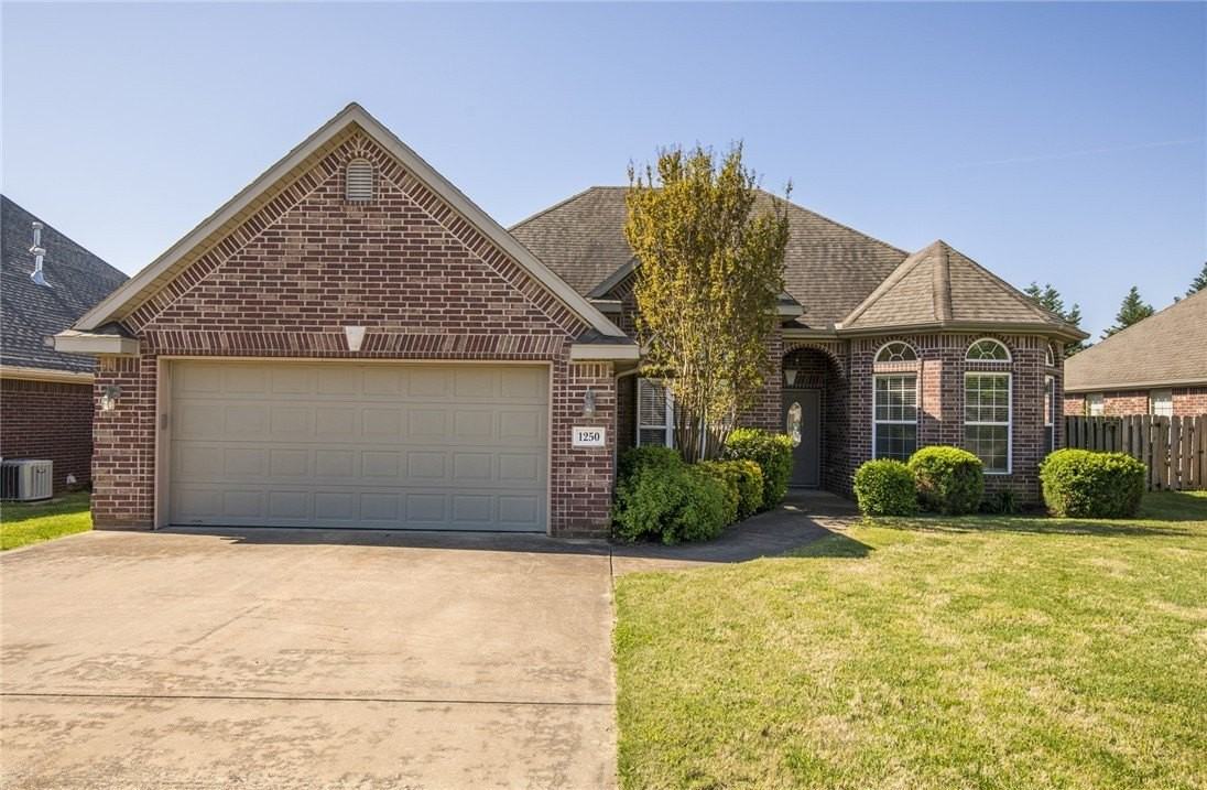 1250 Torbay Trce - Photo 2 of 23