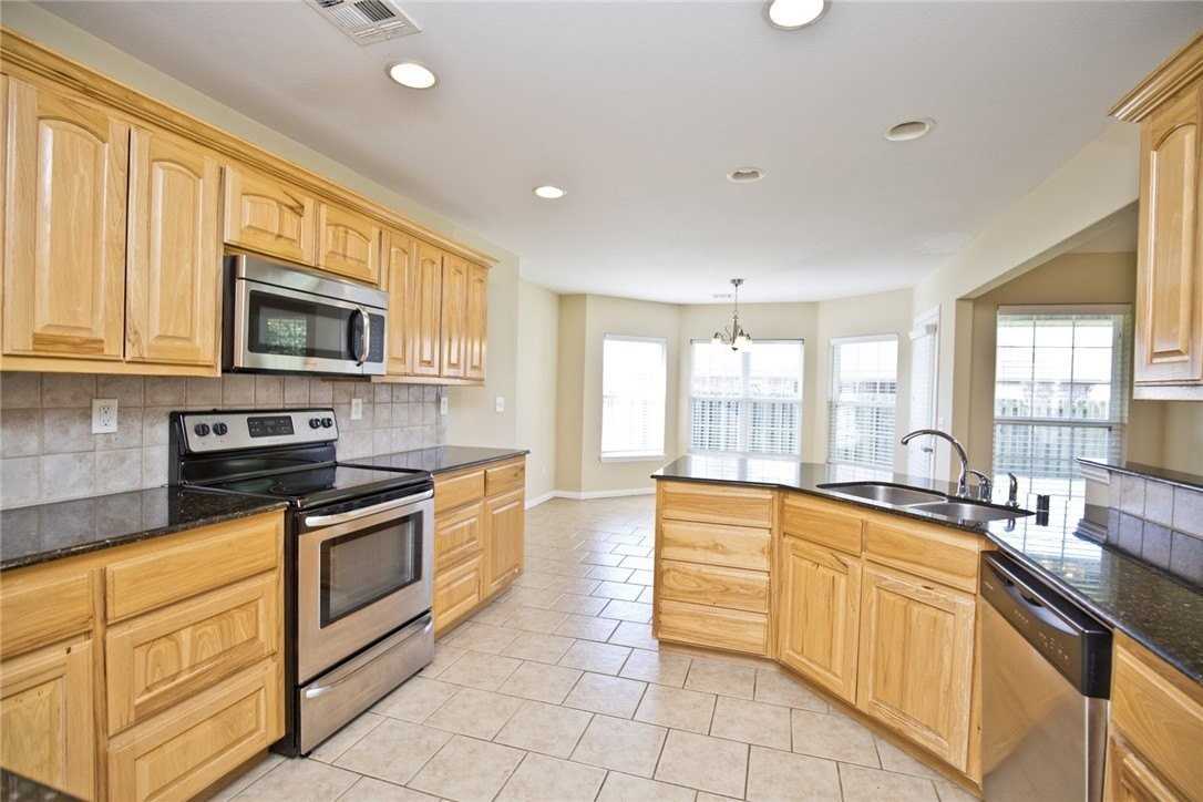 1250 Torbay Trce - Photo 4 of 23