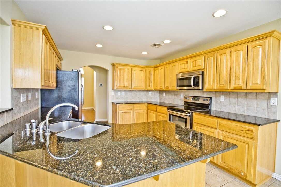1250 Torbay Trce - Photo 7 of 23