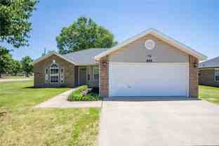 610 Maplewood Dr - Photo 1 of 1