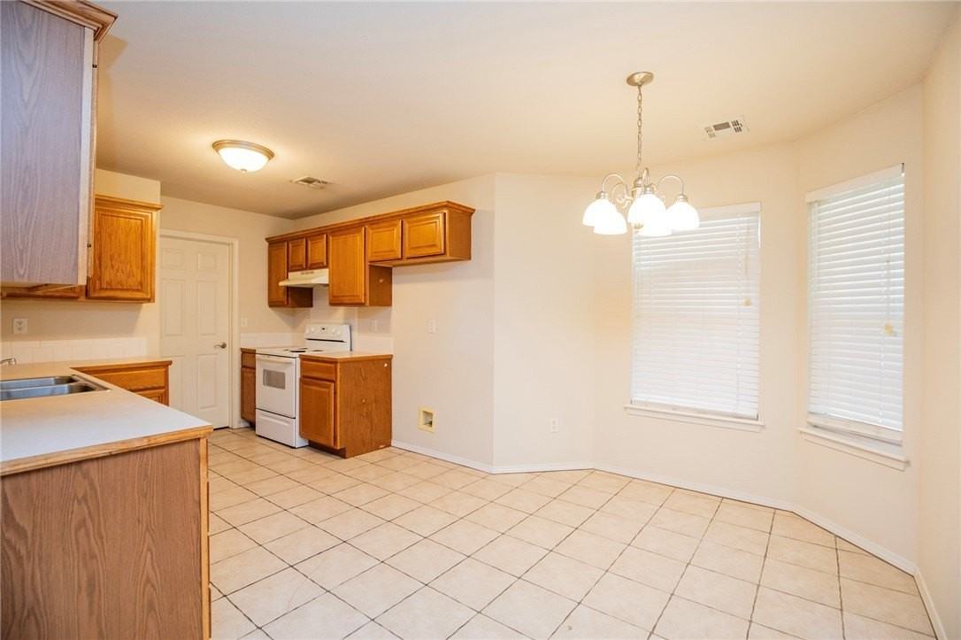 610 Maplewood Dr - Photo 6 of 18