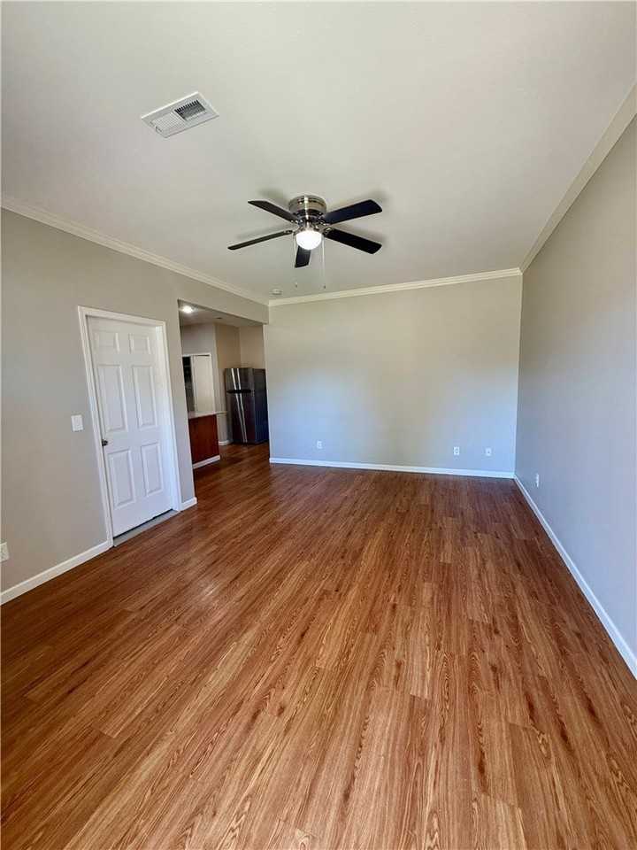 518 N 7th St - Photo 3 of 9