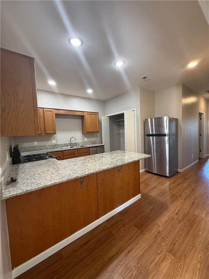 518 N 7th St - Photo 4 of 9