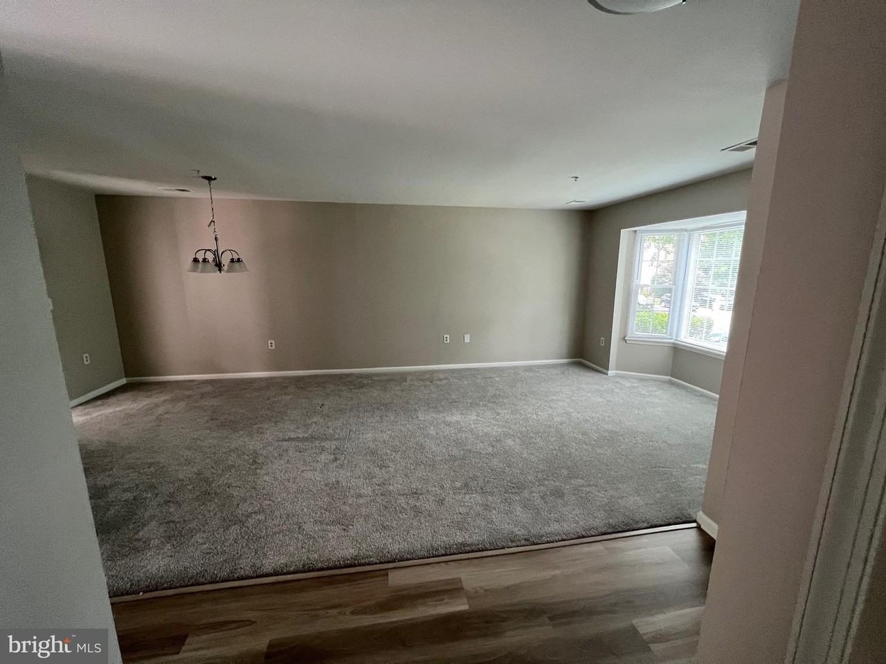 1031 Murdoch Ct - Photo 2 of 28